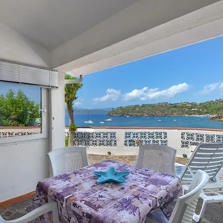 - Bilocale Sul Mare شقة